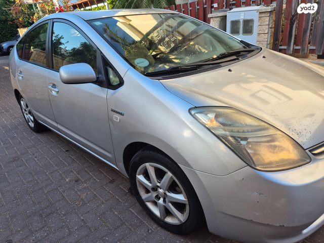 טויוטה פריוס