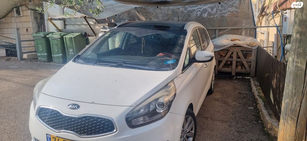 מודעת רכב קיה קארנס