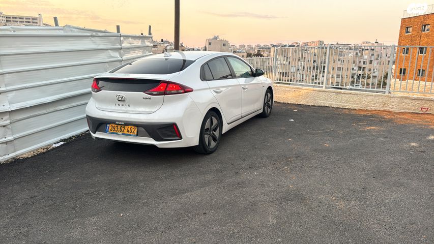 יונדאי איוניק