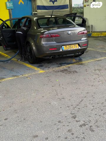 אלפא רומיאו 159