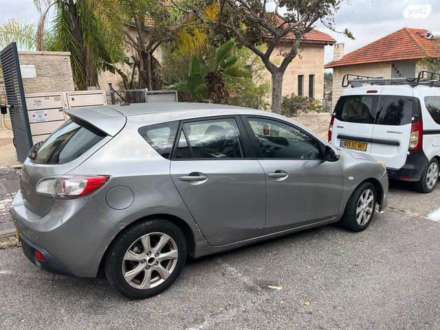 מודעת רכב מאזדה 3