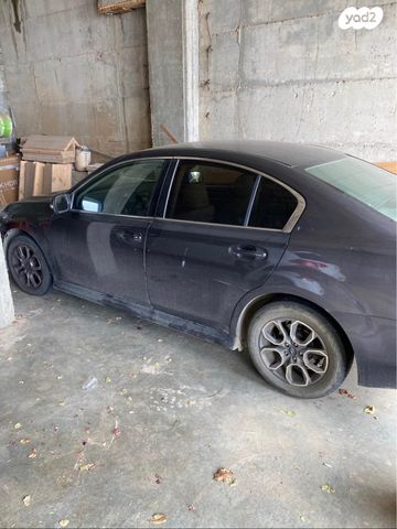 סובארו B4/לגאסי