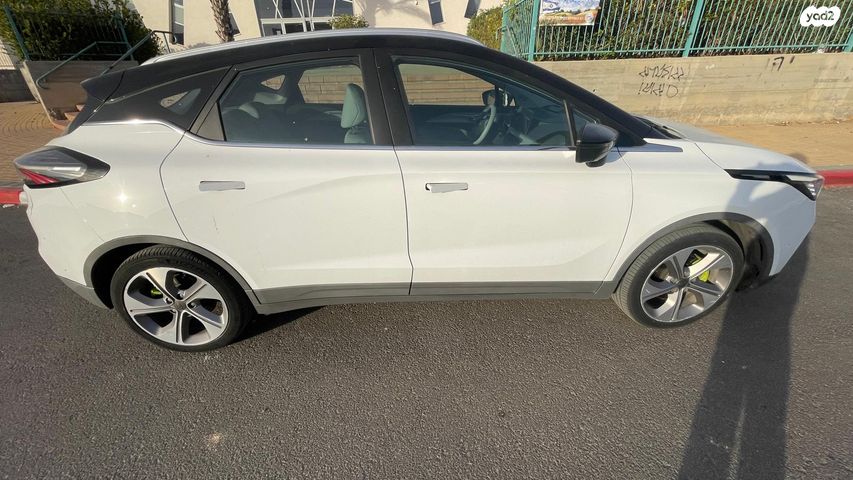 מודעת רכב ג׳ילי Geometry C