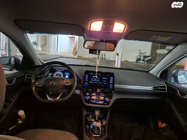 יונדאי איוניק