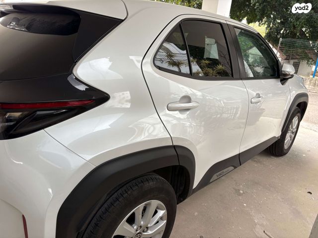 טויוטה יאריס קרוס