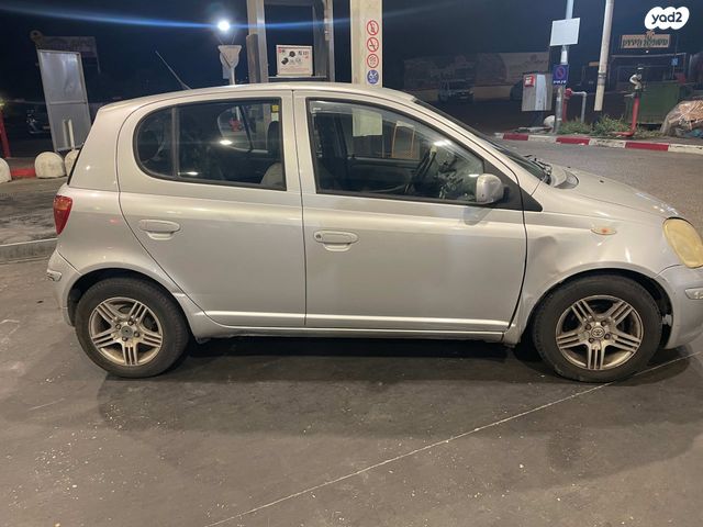 טויוטה יאריס