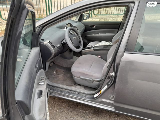 טויוטה פריוס