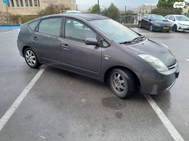 טויוטה פריוס
