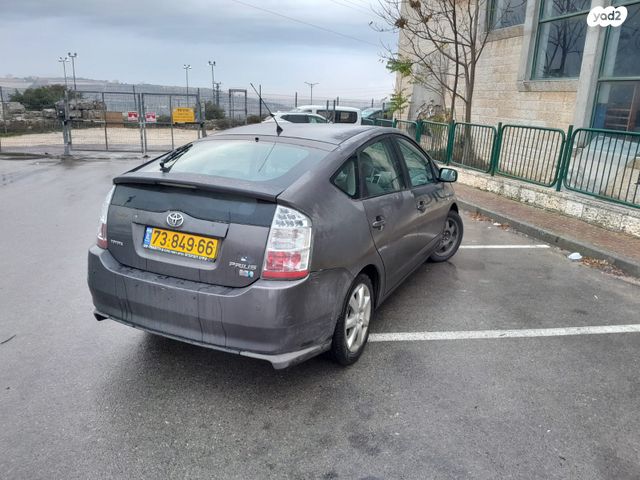 טויוטה פריוס