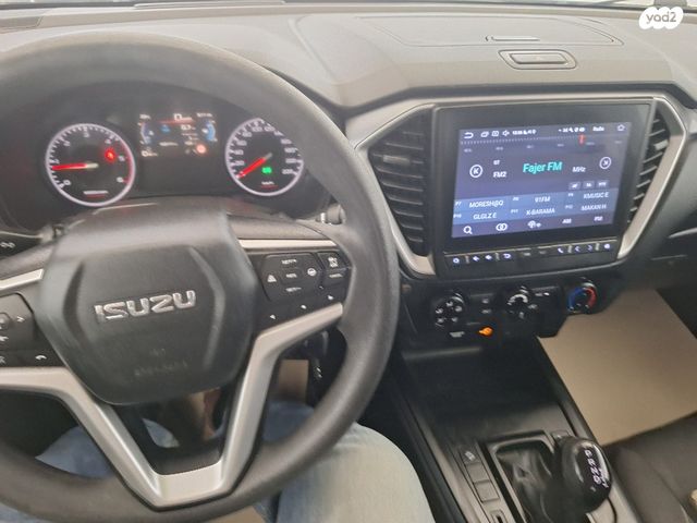 איסוזו די-מקס