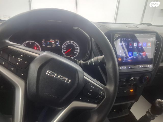 איסוזו די-מקס