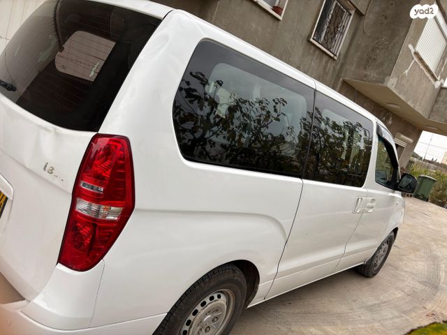 יונדאי H-1 / i800