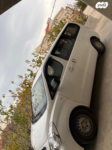 יונדאי H-1 / i800