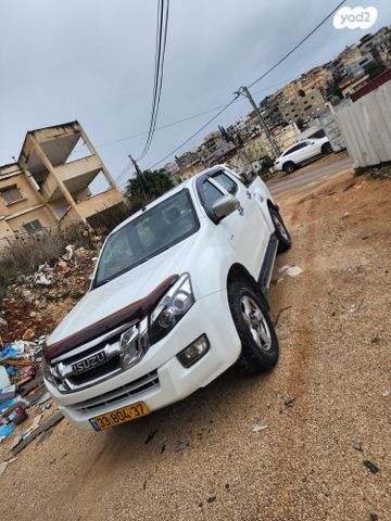 איסוזו די-מקס