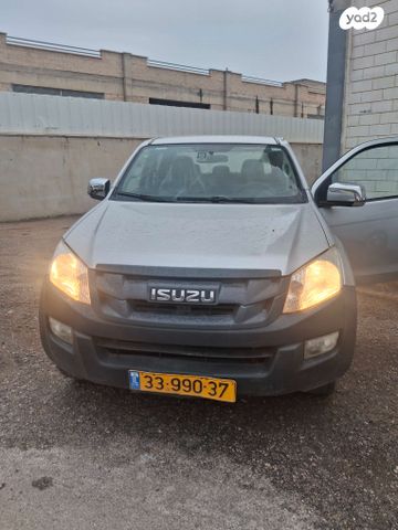 איסוזו די-מקס