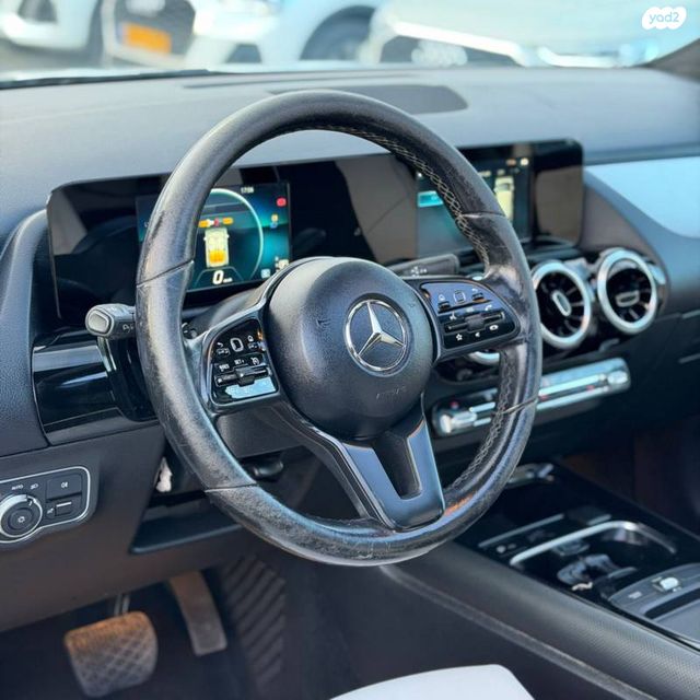 מרצדס-בנץ GLA