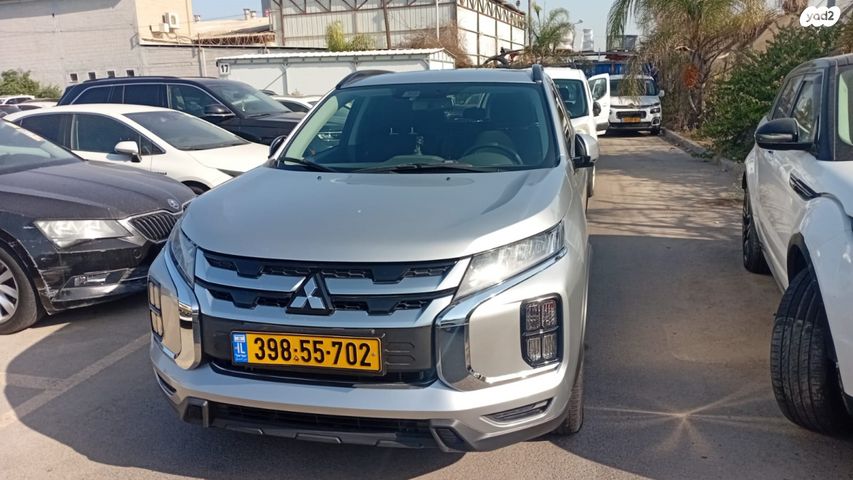 מודעת רכב מיצובישי ASX