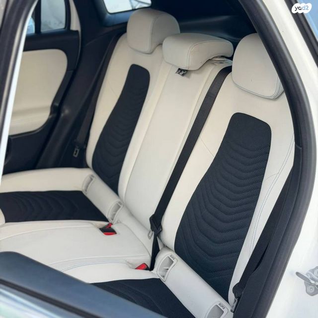 מרצדס-בנץ GLA