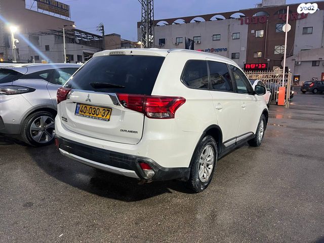 מיצובישי אאוטלנדר