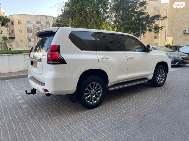 טויוטה לנד קרוזר