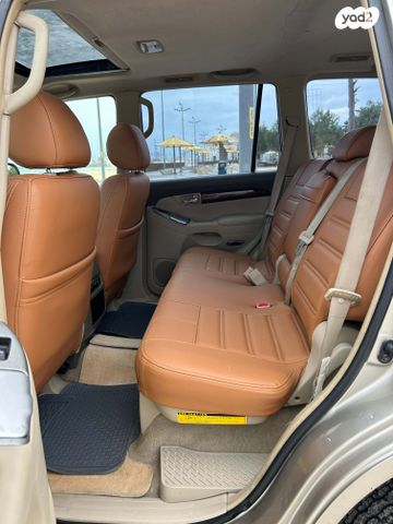 טויוטה לנד קרוזר