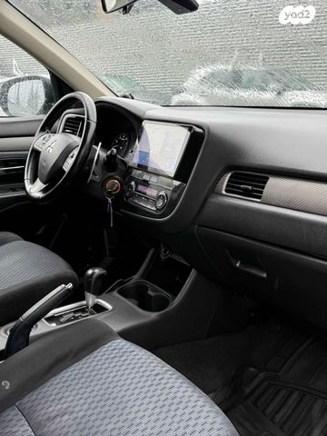 מיצובישי אאוטלנדר