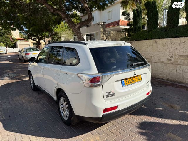 מיצובישי אאוטלנדר