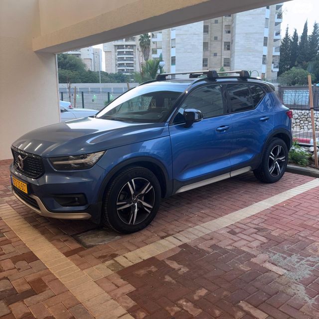 וולוו XC40