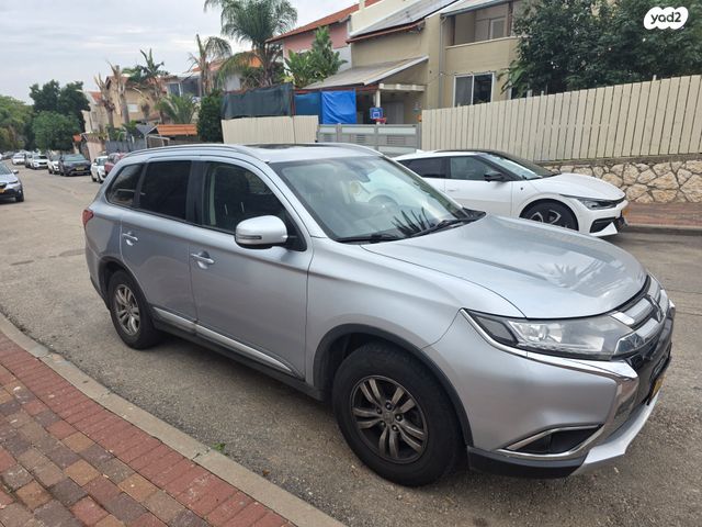 מיצובישי אאוטלנדר