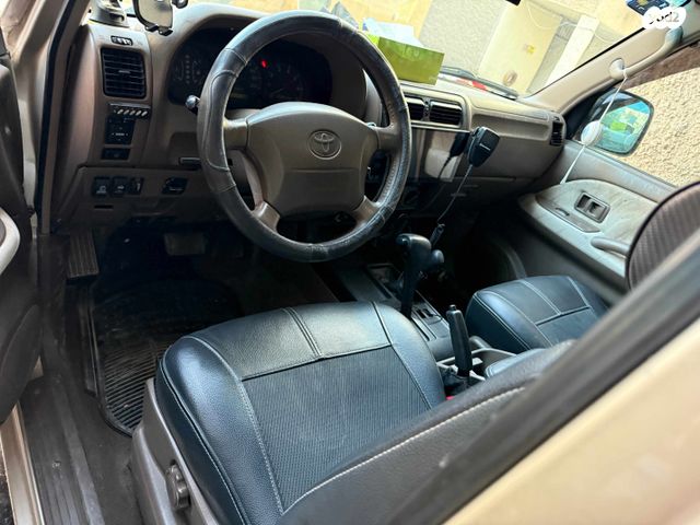 טויוטה לנד קרוזר