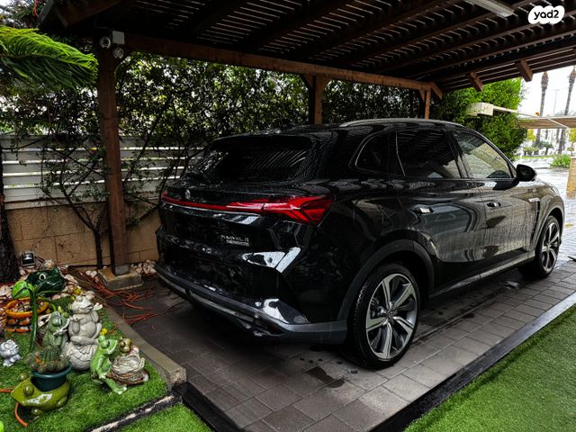 אם ג'י מארוול R