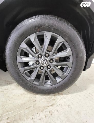 טויוטה לנד קרוזר