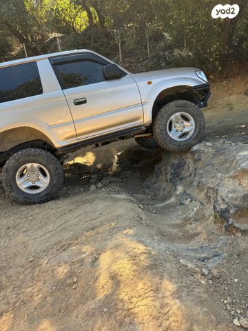 טויוטה לנד קרוזר