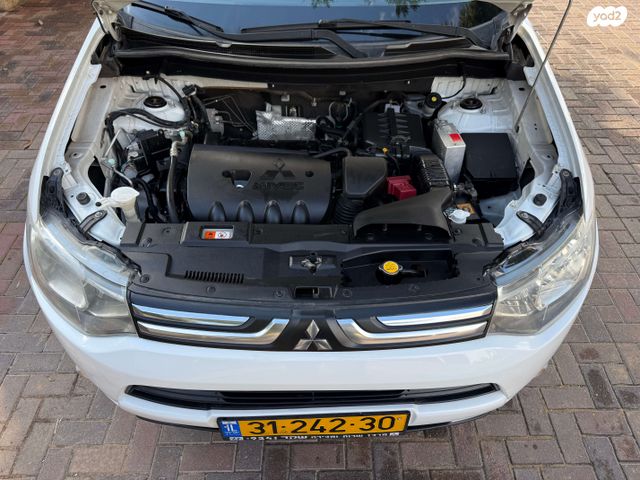 מיצובישי אאוטלנדר