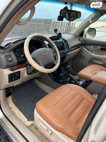 טויוטה לנד קרוזר