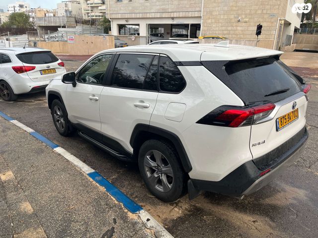 טויוטה RAV4