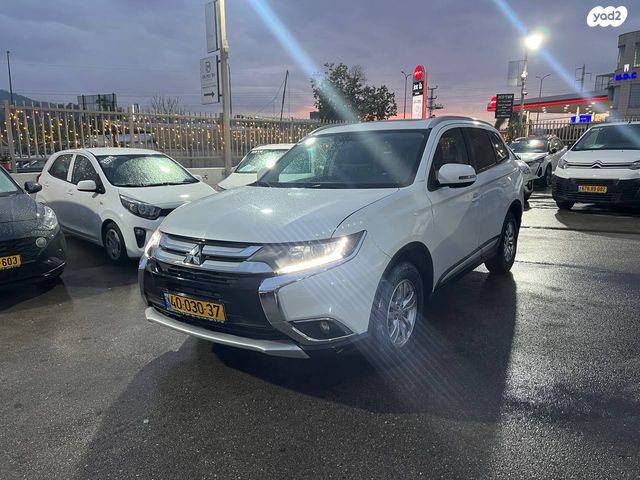 מיצובישי אאוטלנדר