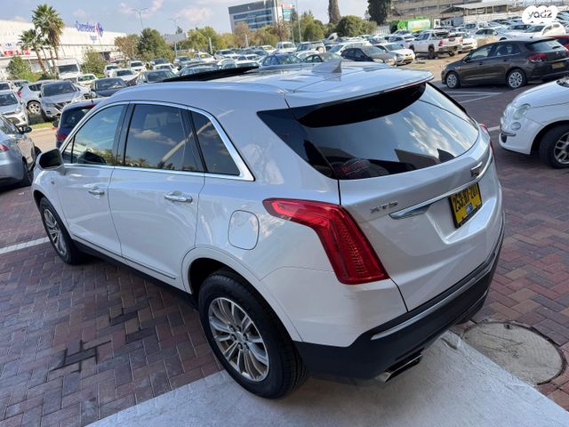 קאדילק XT5