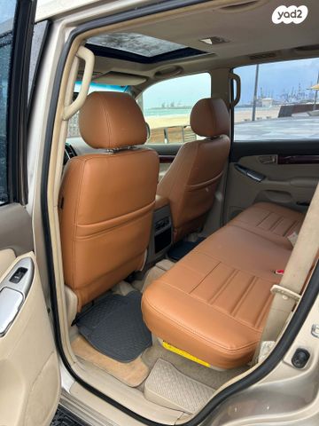 טויוטה לנד קרוזר