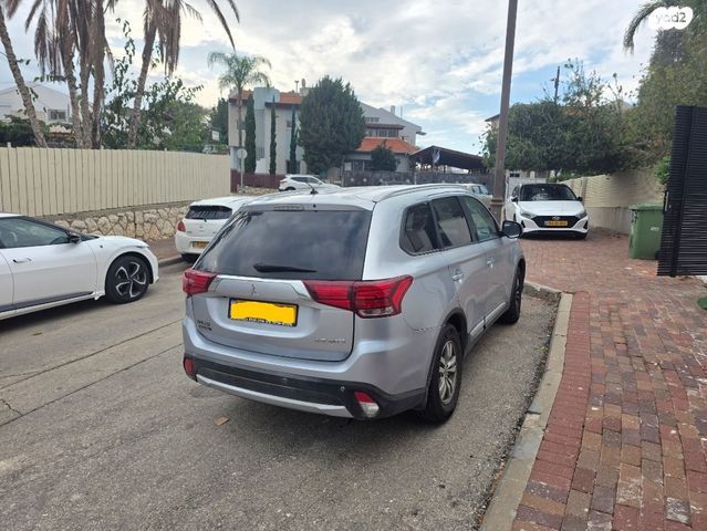 מיצובישי אאוטלנדר