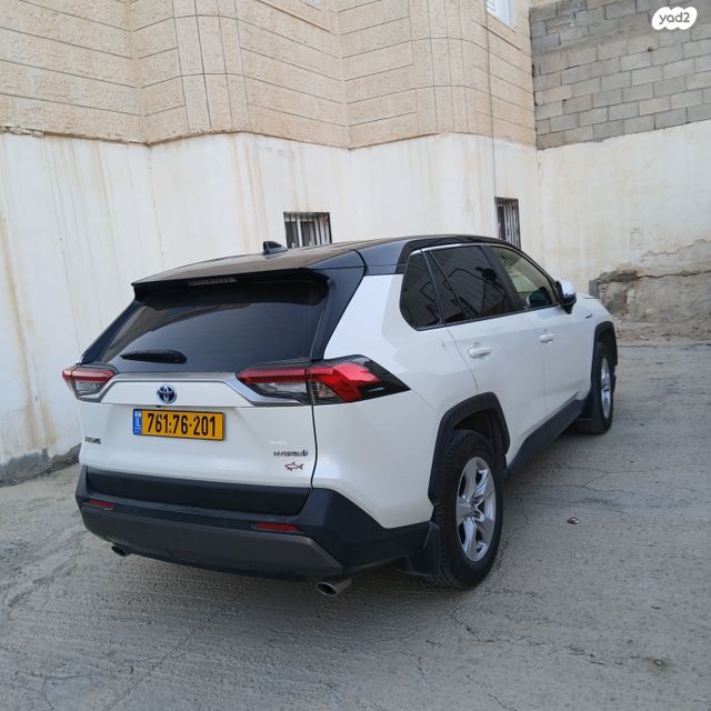 טויוטה RAV4