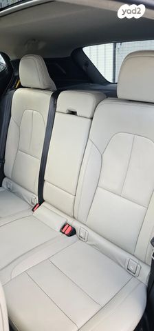 וולוו XC40