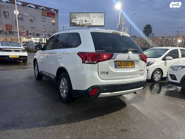 מיצובישי אאוטלנדר