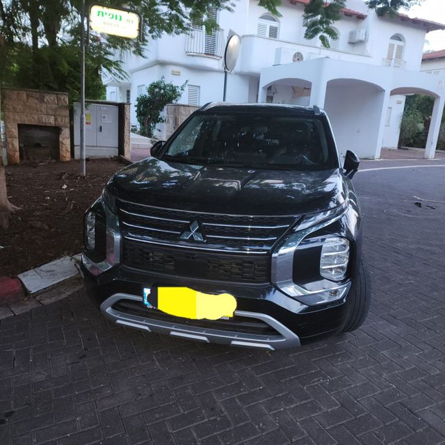 מיצובישי אאוטלנדר