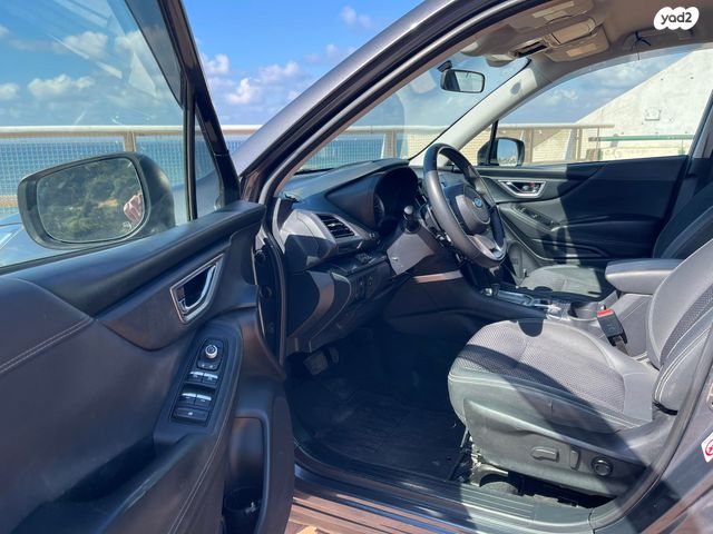 סובארו פורסטר