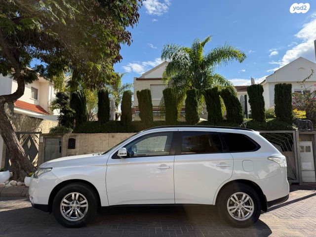 מיצובישי אאוטלנדר