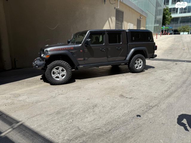 מודעת רכב ג'יפ גלדיאטור