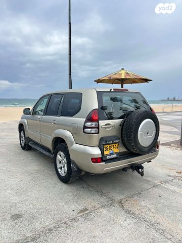 טויוטה לנד קרוזר