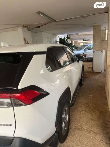 טויוטה RAV4
