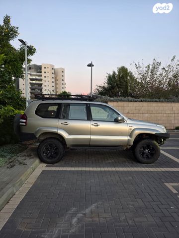 טויוטה לנד קרוזר